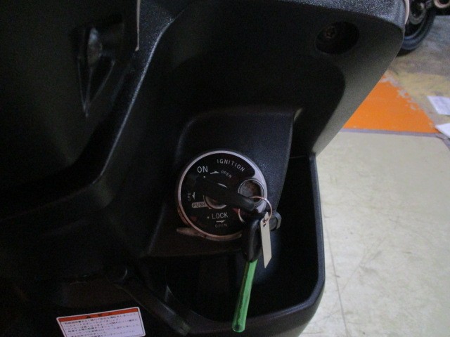 純正鍵もこの通り２本装備！しかも１本は未使用品！中古車はこういう所もよくチェックですよね！！